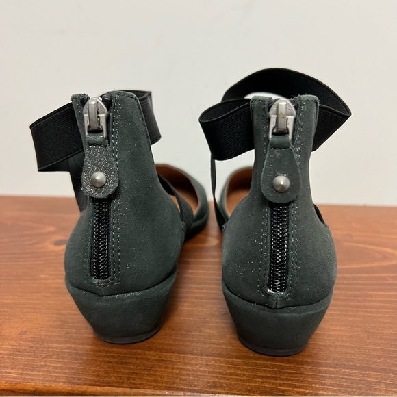 Gentle Souls Noa Leather Green Metallic Wedge Elastic Straps Round Toe Shoe 9.5 - Picture 8 of 12